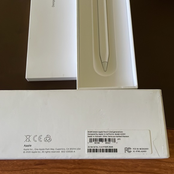 Apple Pencil 2nd generation w/ original box & pamphlet - Picture 2 of 6